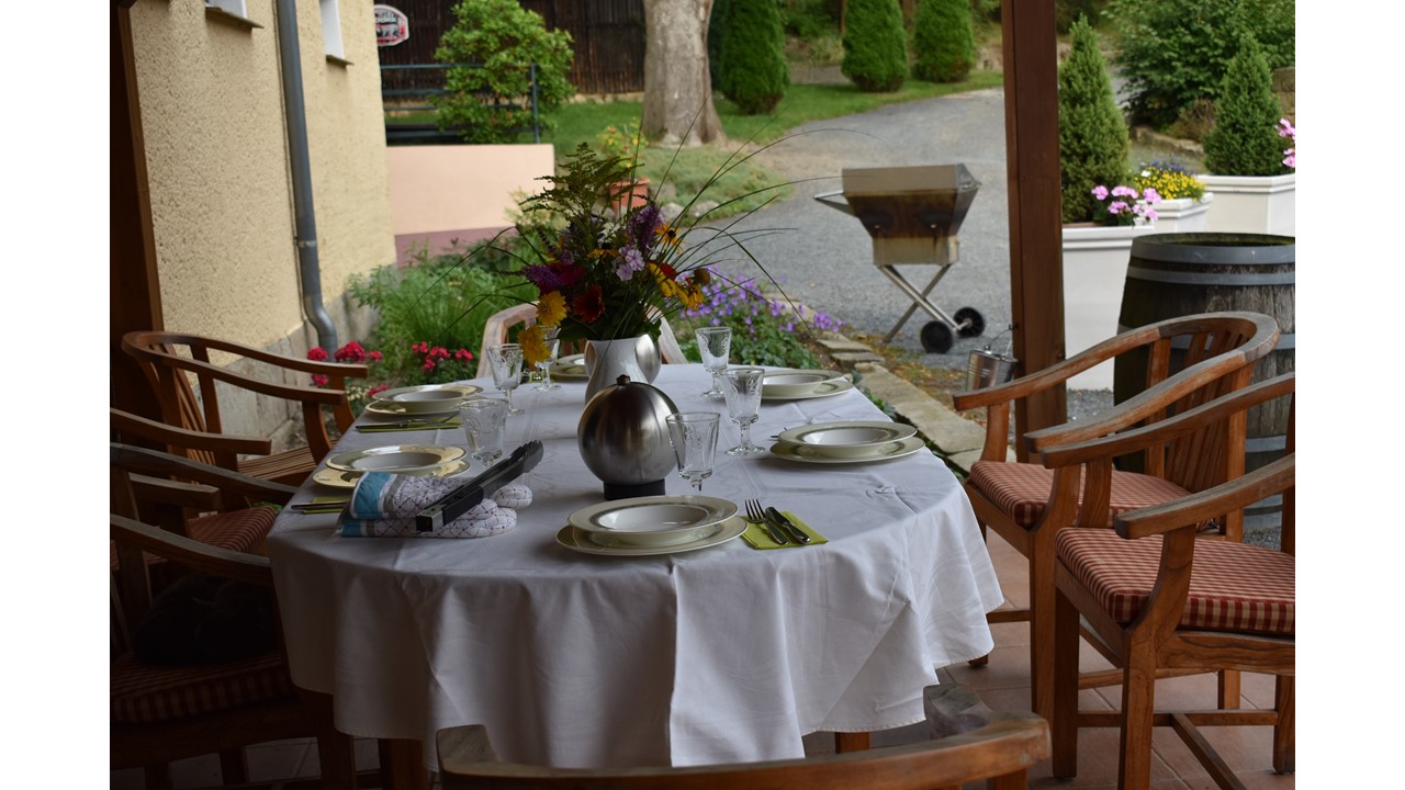 Tisch neu  - Steffi's Hof - Perfekter Urlaub in der Sächsischen Schweiz